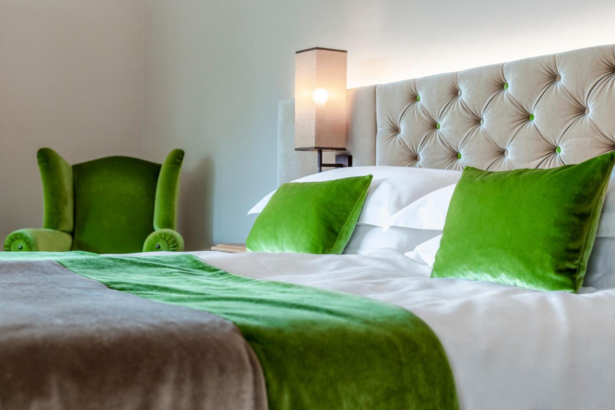 Hotel Pienzenau Am Schlosspark Мерано Екстериор снимка