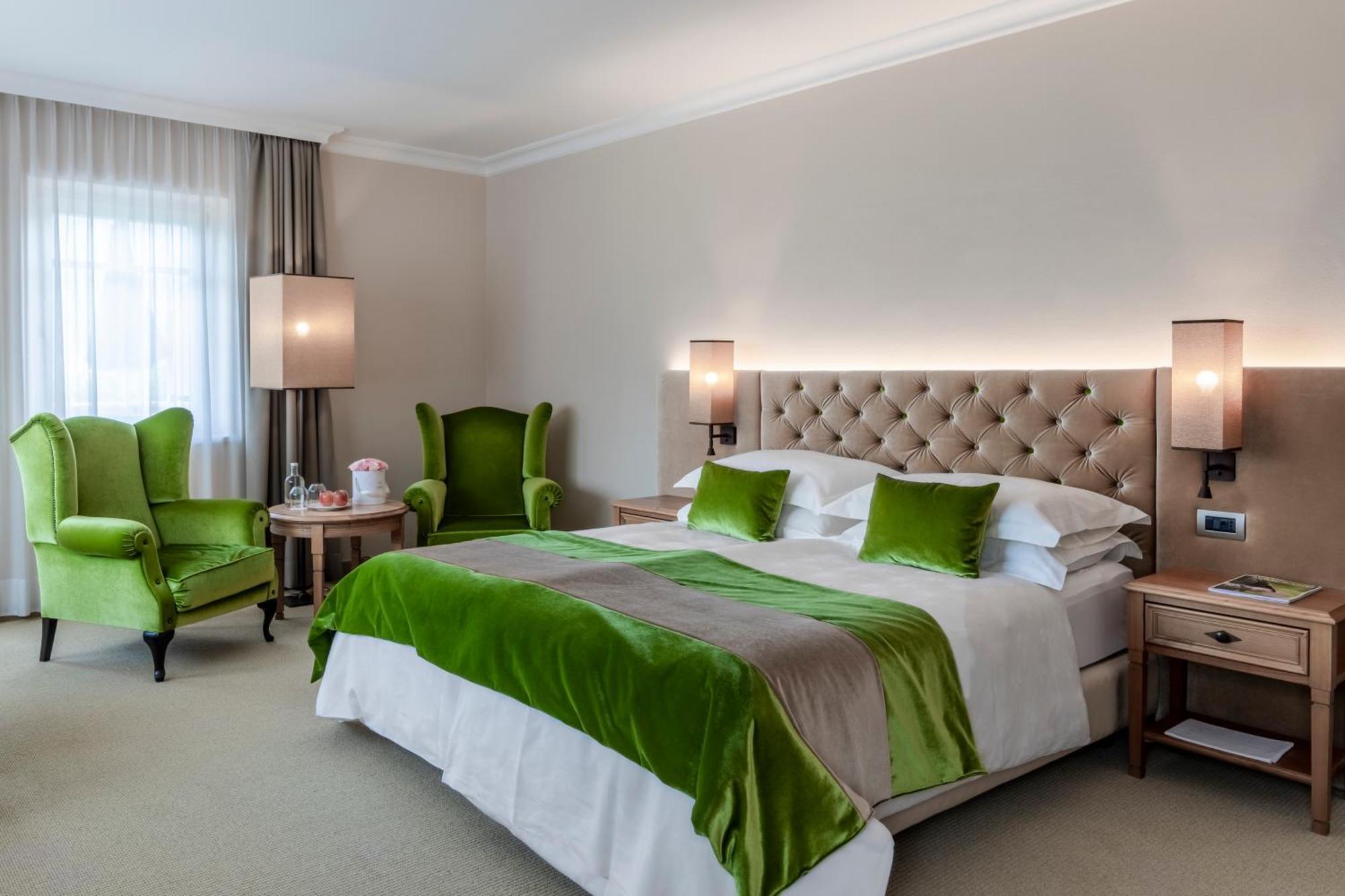 Hotel Pienzenau Am Schlosspark Мерано Екстериор снимка