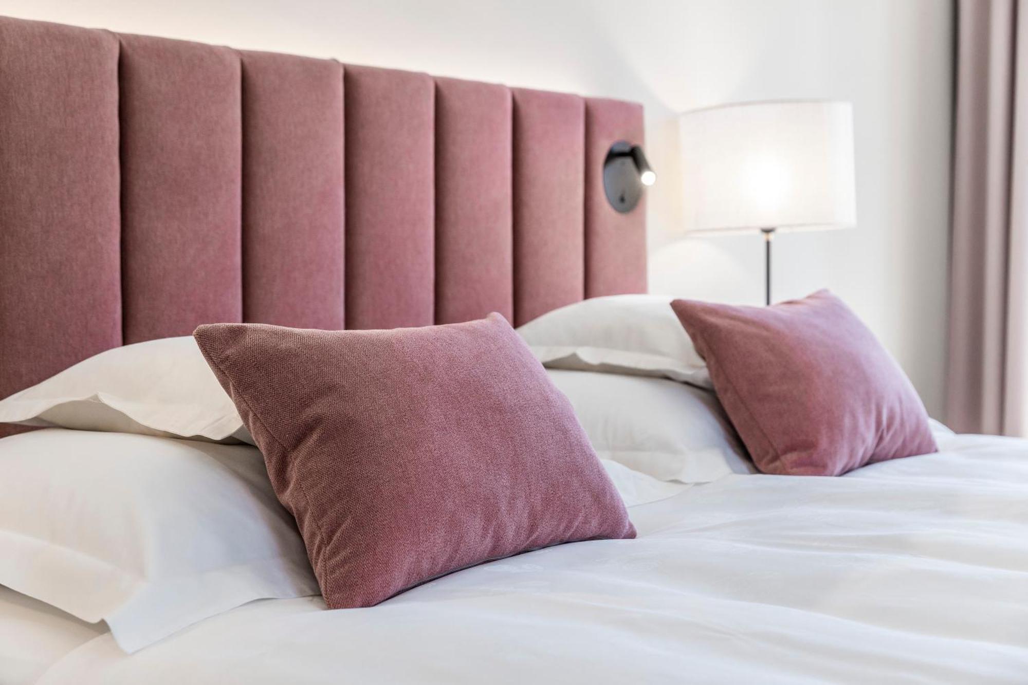 Hotel Pienzenau Am Schlosspark Мерано Стая снимка