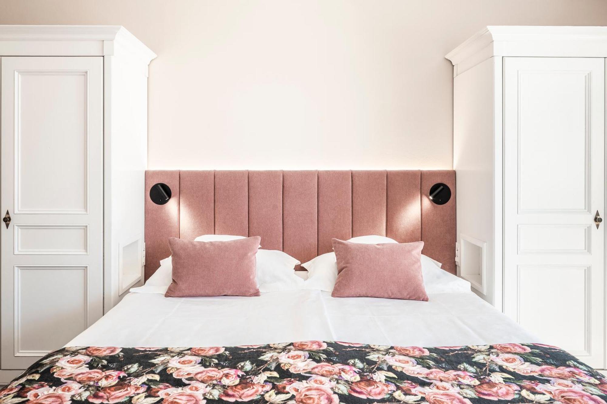 Hotel Pienzenau Am Schlosspark Мерано Екстериор снимка