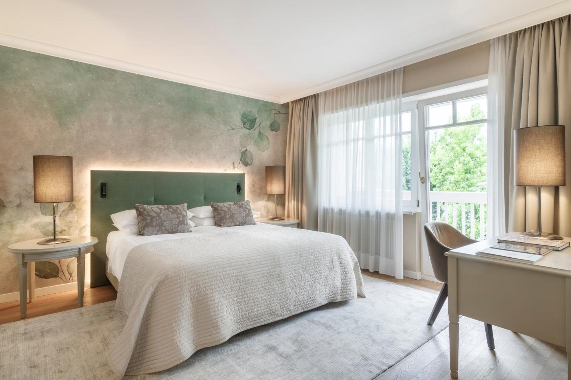 Hotel Pienzenau Am Schlosspark Мерано Екстериор снимка