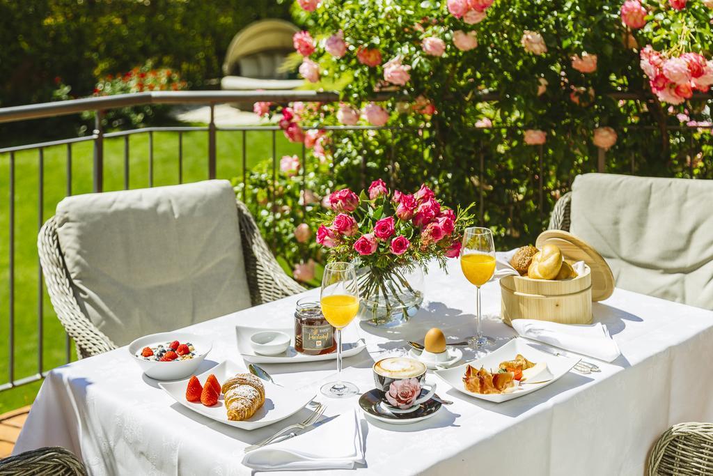 Hotel Pienzenau Am Schlosspark Мерано Екстериор снимка