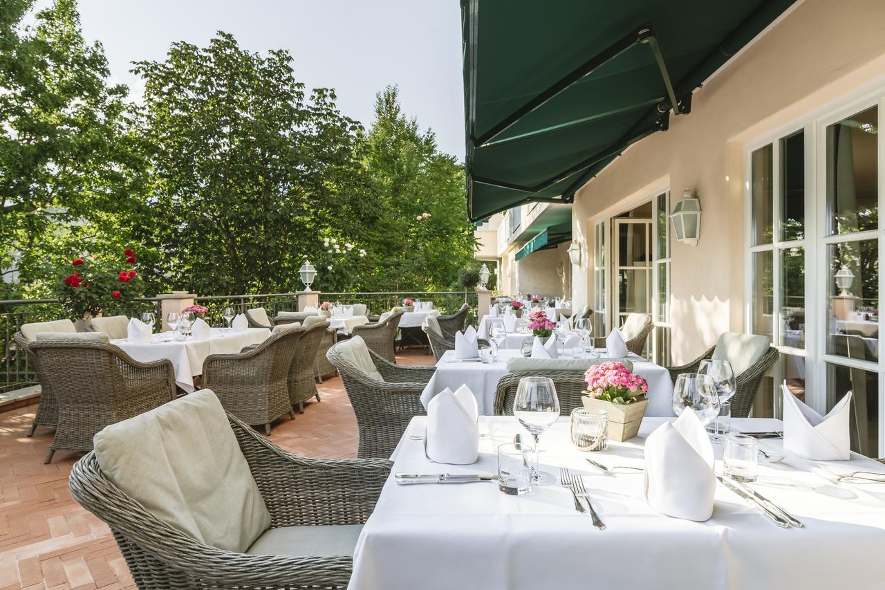 Hotel Pienzenau Am Schlosspark Мерано Екстериор снимка