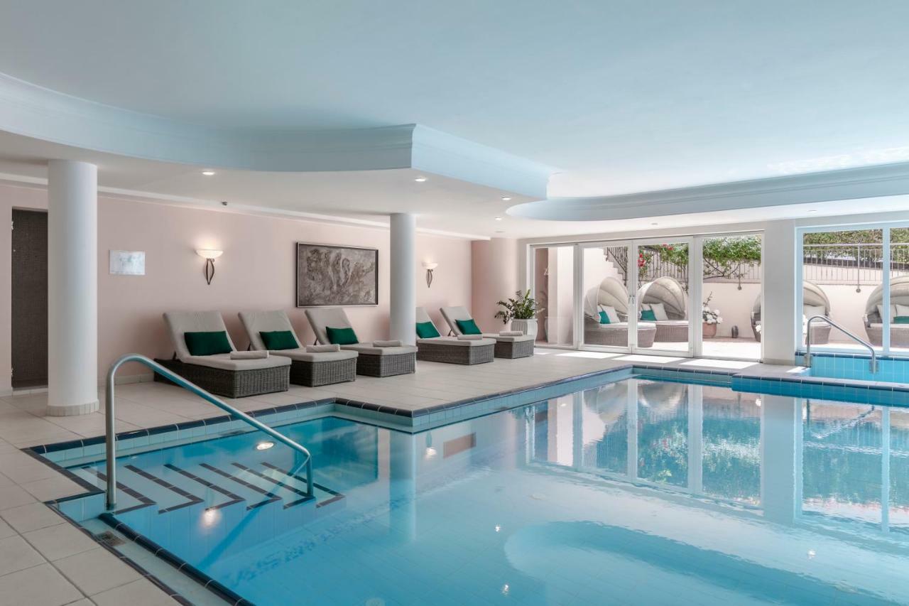 Hotel Pienzenau Am Schlosspark Мерано Екстериор снимка