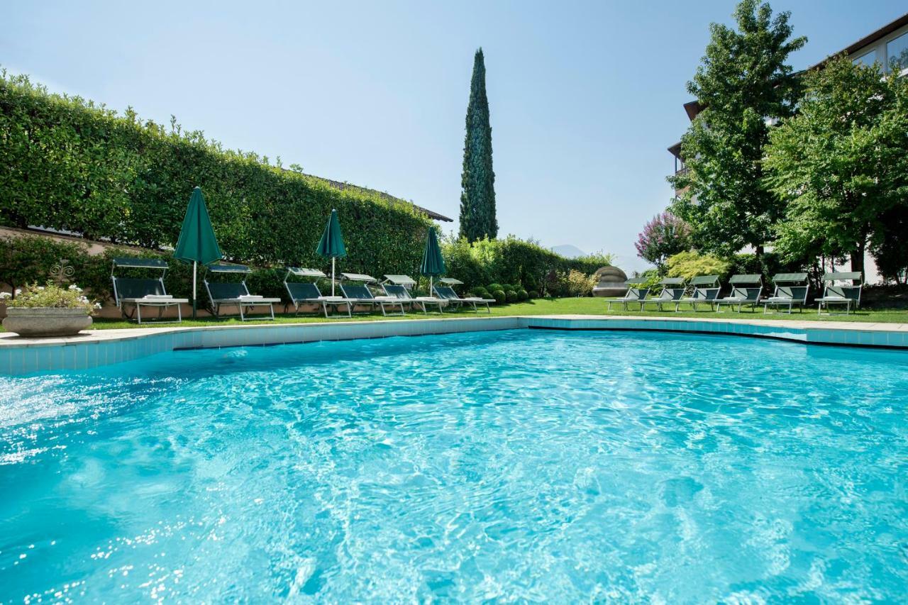 Hotel Pienzenau Am Schlosspark Мерано Екстериор снимка